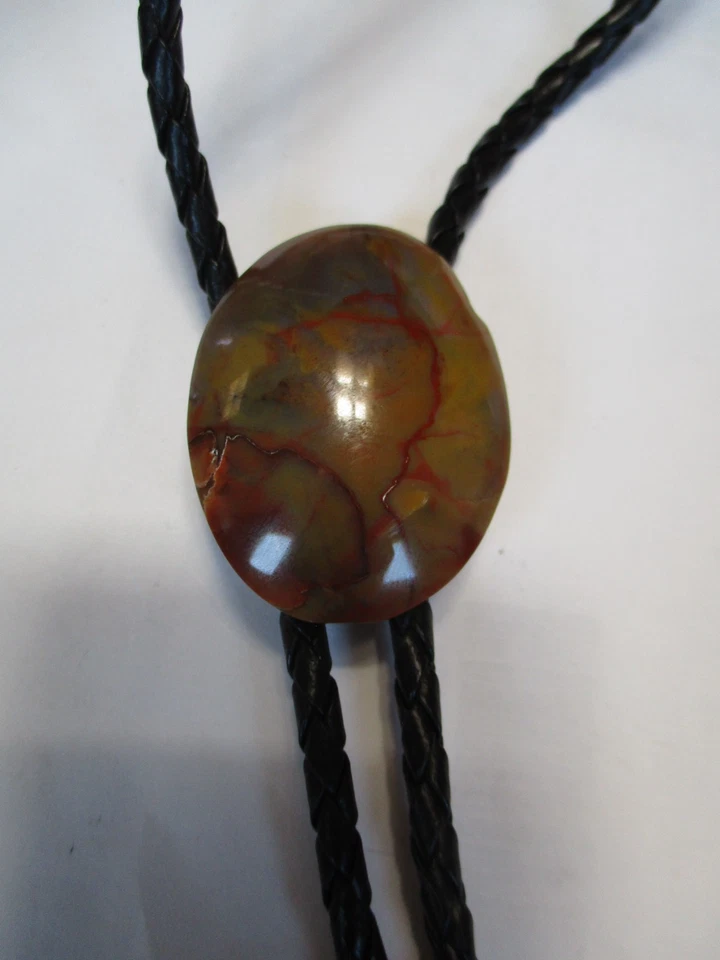 Corbata bolo lisa ovalada de ágata de madera petrificada vintage Foto 2 de 4
