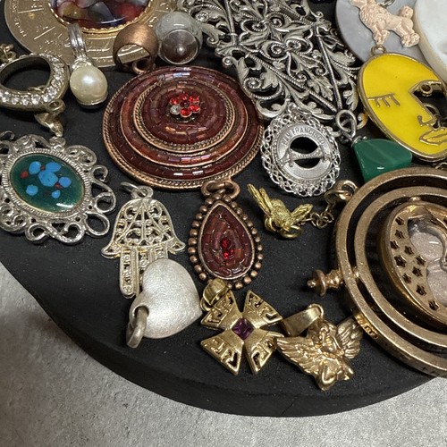 JOB LOT Costume Jewellery Pendants Vintage/Modern x30 Bundle Craft Re-Purpose - Picture 2 of 10
