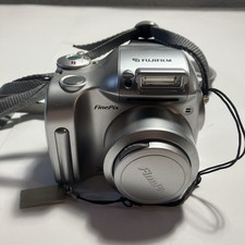 Fujifilm FinePix 2800 Zoom 2MP Digital Camera Silver Untested