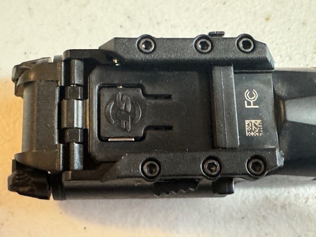 SUREFIRE  X300  ULTRA WEAPON LIGHT, Item 134