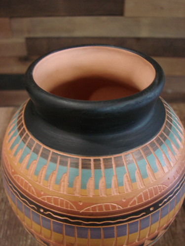 Native American Hand Etched & Hand Painted Pottery - Gilmore - Photo 2/6