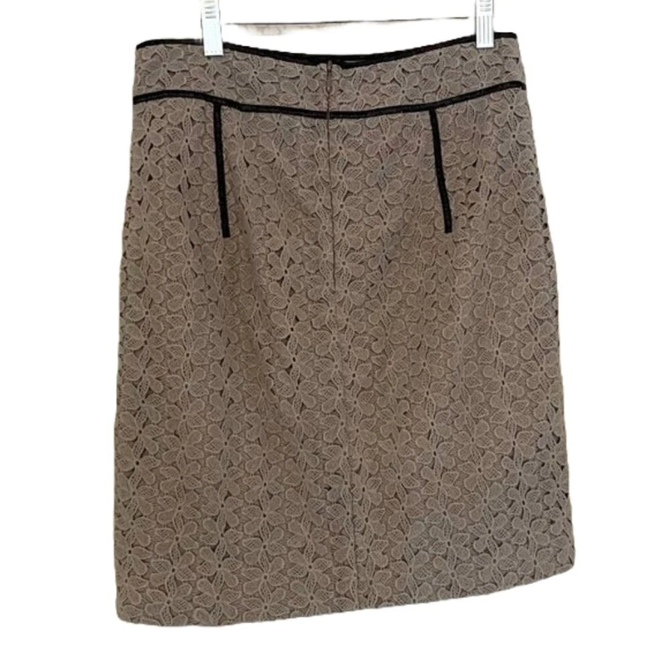 Yoana Baraschi Saia Lápis Cinza Renda Floral, Couro, Feminina, Coquete, 4 - Imagem 2 de 4