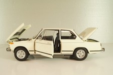BMW 2002 tii 1972, white, 08543W, Kyosho 1:18