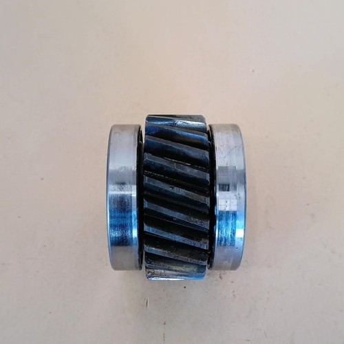 Isuzu 4-235 Power steering / hydraulic pump idler gear 33-0145548 Used (S0027)