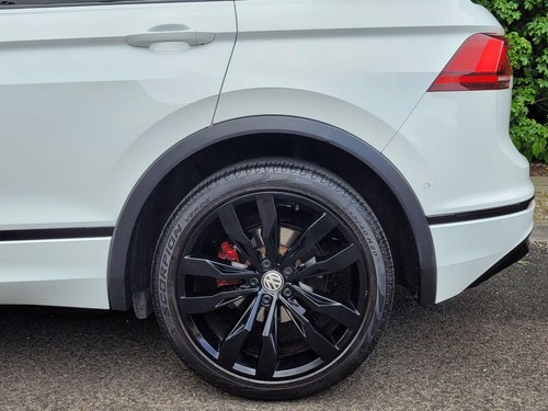 2016 Volkswagen Tiguan 2.0 TDI BlueMotion Tech R-Line DSG 4Motion Euro 6 (s/s) 5 - Picture 17 of 20