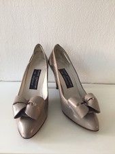 Vintage Stuart Weitzman for Mr. Seymour Nude Taupe Bows Pumps Heels 6