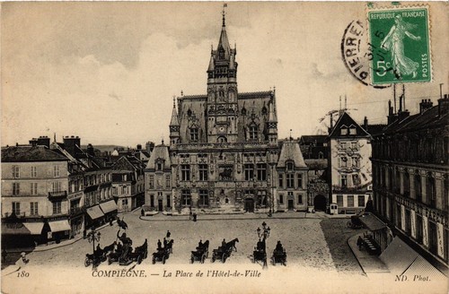 CPA FRÉVENT - La Place et l'Hotel de Ville (129643