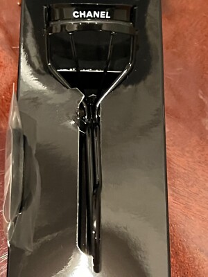【Chanel】 Le Recourbe Cils de Chanel Eyelash Curler LE RECOURBE CILS DE CHANEL Eyelash curler | CHANEL