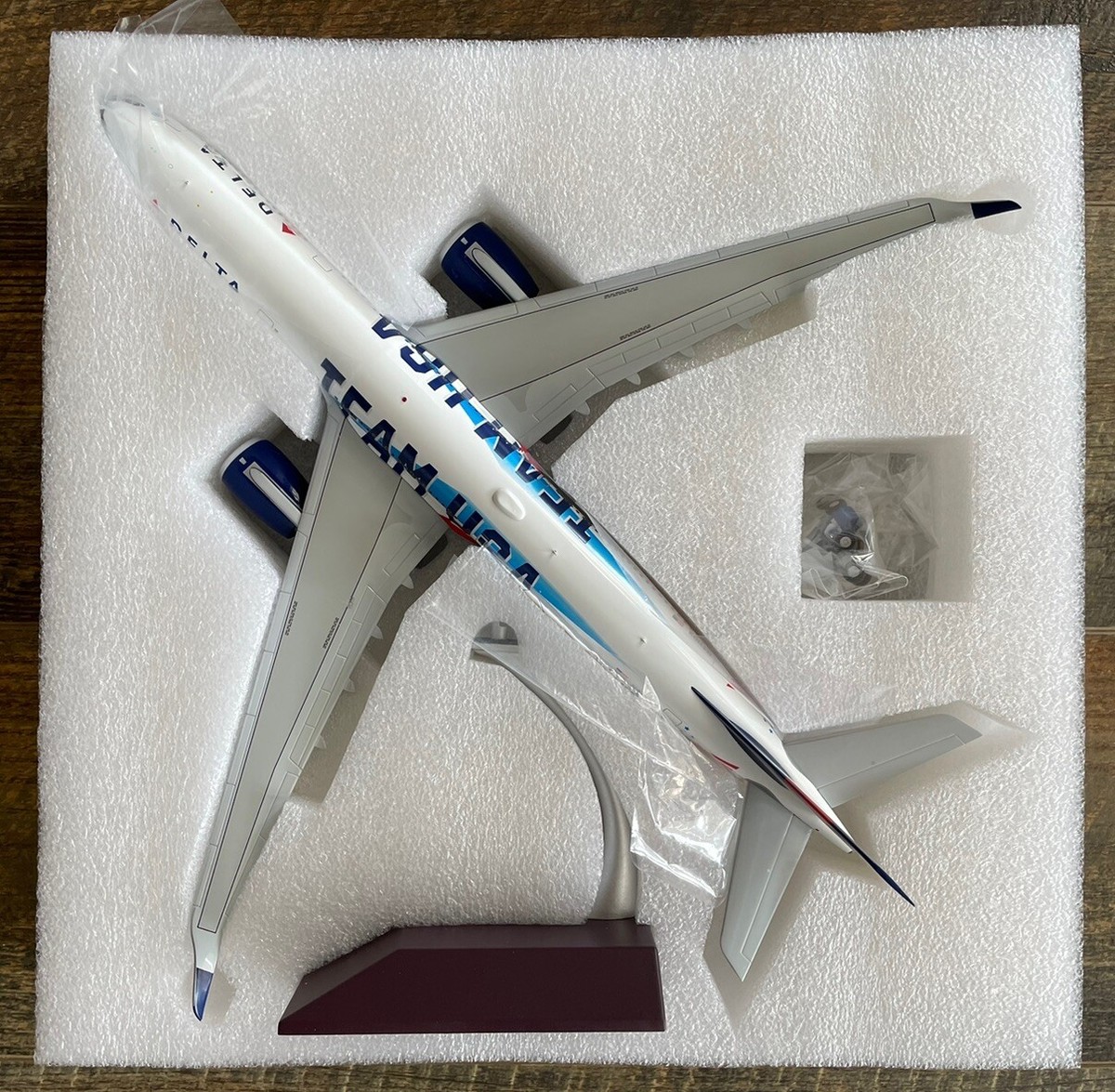 GEMINI JETS 1:200 scale DELTA AIRLINES A330-900 TEAM USA