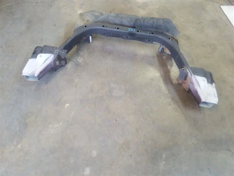 Barra de soporte de núcleo inferior delantera | Se adapta a Ford Excursion 2005 Foto 4 de 4