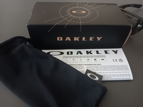 Oakley Twoface OO9189-30 Sunglasses Matte Black on Silver Chrome Iridium w/Pouch - Picture 7 of 11