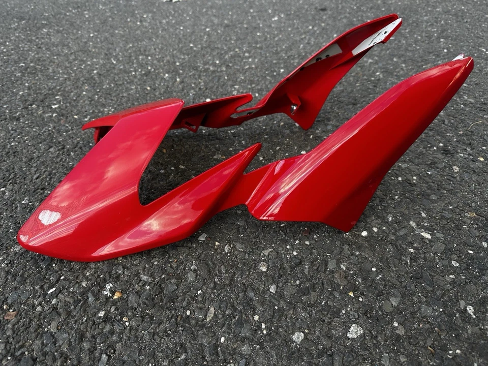 Carenado de faros delanteros Ducati Hypermotard 939 OEM rojo con moldura inferior negra OEM Foto 3 de 4