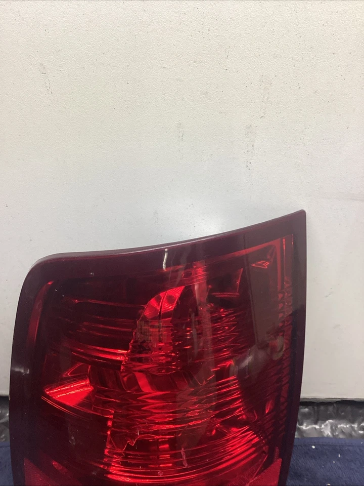 Dodge Ram 1500 2500 3500 LH 2009-2017 luz trasera lado del conductor lámpara OEM Foto 3 de 4