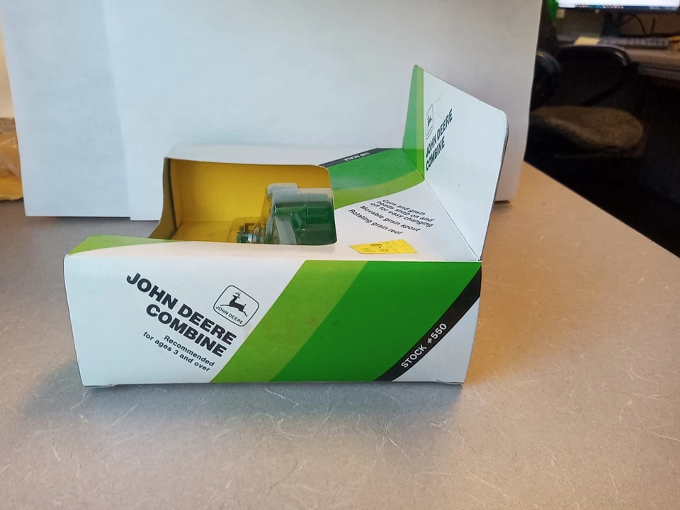 Ertl John Deere Titan II Combine 1/80 scale New Green Roof - Image 4 of 4