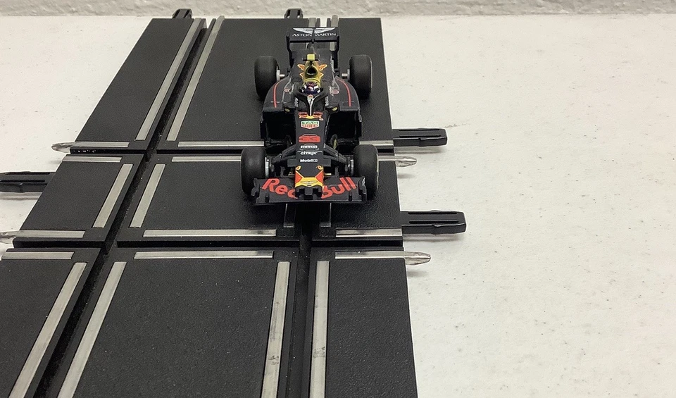 Carrera 64144 Red Bull Racing RB14 M. Verstappen #33 GO!!! Analog Slot Car - Image 2 of 4