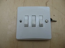Vintage MK Triple Toggle Light Switch White 2 way curved corners M3.5 screws