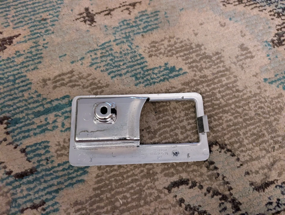 Lincoln Navigator 2007-2014 manija interior izquierda bisel cromo M3032 4710 OEM Foto 3 de 4