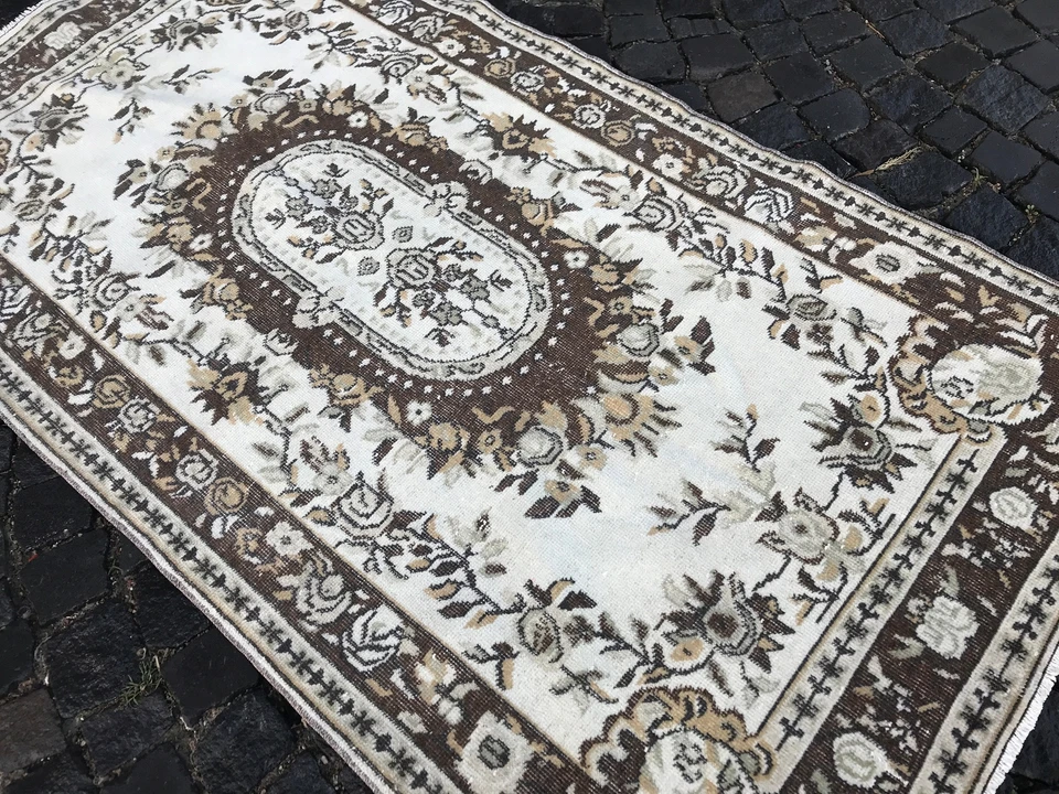 Turkish Antique rug Bohemian Area rug Oushak rug Vintage Rug Handmade Wool rug - Image 2 of 4