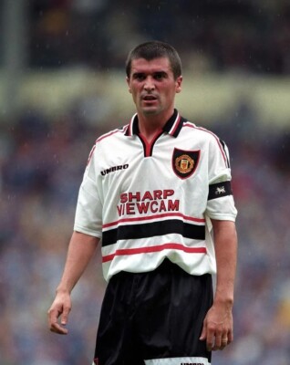 Manchester United Roy Keane 16 Jersey UEFA 1999 Treble Winners