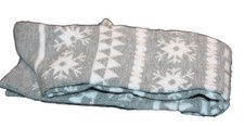 Women's Grey Snowflakes 1 Pair Geometric Christmas Socks Size 9-11