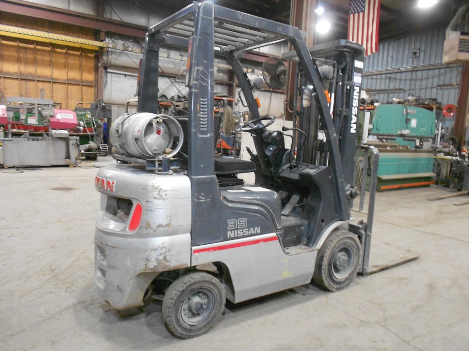 2012 Nissan Model MP1F1A18LV 3,500#, 3500# LPG Solid Pneumatic Tired Forklift - Image 4 of 4