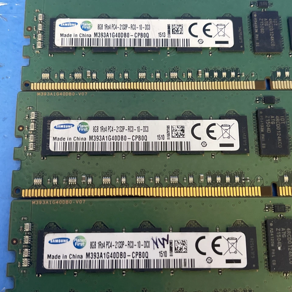 Memoria RAM 24 GB (8 GBX3) M393A1G40DB0-CPB0Q Samsung 8 GB PC4-17000 DR4-2133 MHZ Foto 2 de 3