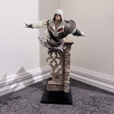 Assassin’s Creed 2 PureArts Ezio Auditore Leap of Faith Statue