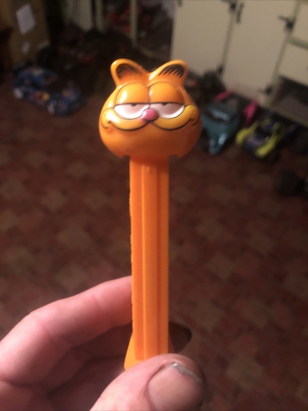 Cartoon Garfield 1980s PEZ  candy Dispenser