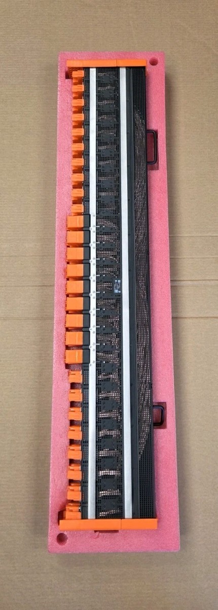 NVIDIA GB200 NVL72 NVLink Spine Cartridge Amphenol 18x1RU