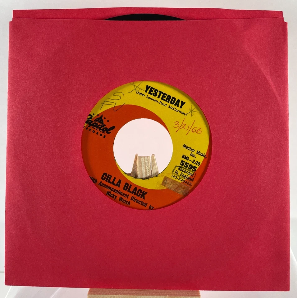 CILIA BLACK 45 YESTERDAY / LOVE'S JUST A BROKEN HEART—EX Foto 3 de 4