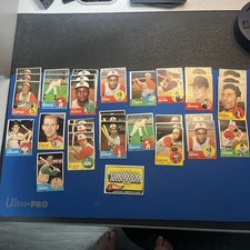 1963 Topps Baseball Cards 44