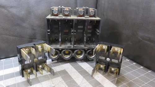 Cutler Hammer Fuse Box Base With 2 60A 2 pole Fuse Pulls and 4 Screw in 125/250V - Picture 3 of 6