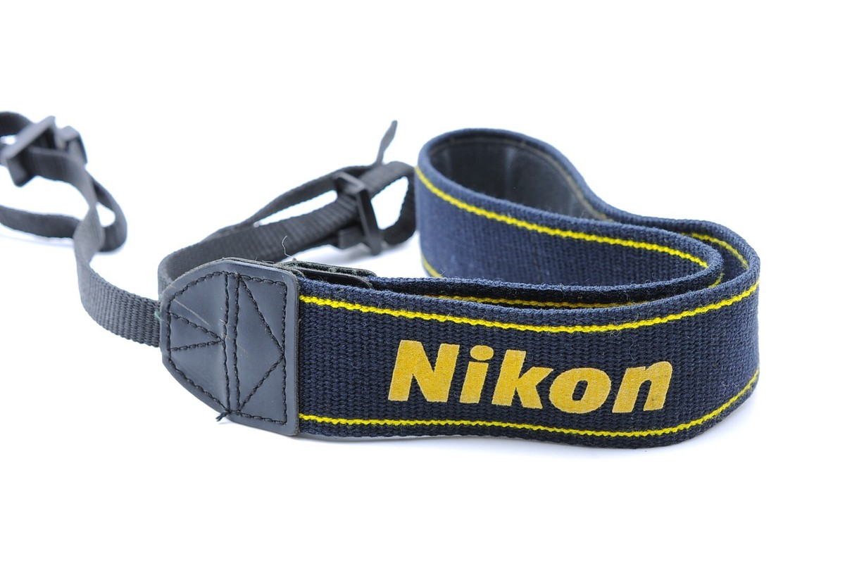 Near Mint Nikon D810 36.3MP Body Digital SLR Camera w/ Strap Near Mint Nikon D810 36.3MP Body Digital SLR Camera w/ Strap