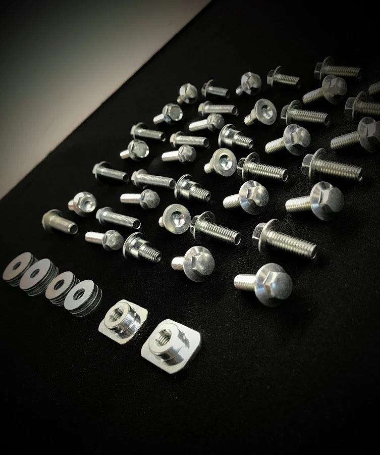 KIT DE PERNOS DE CARROCERÍA 62 PIEZAS GUARDABARROS PLÁSTICO YAMAHA YZ YZF 80 85 125 250 250F 400 450F Foto 2 de 2