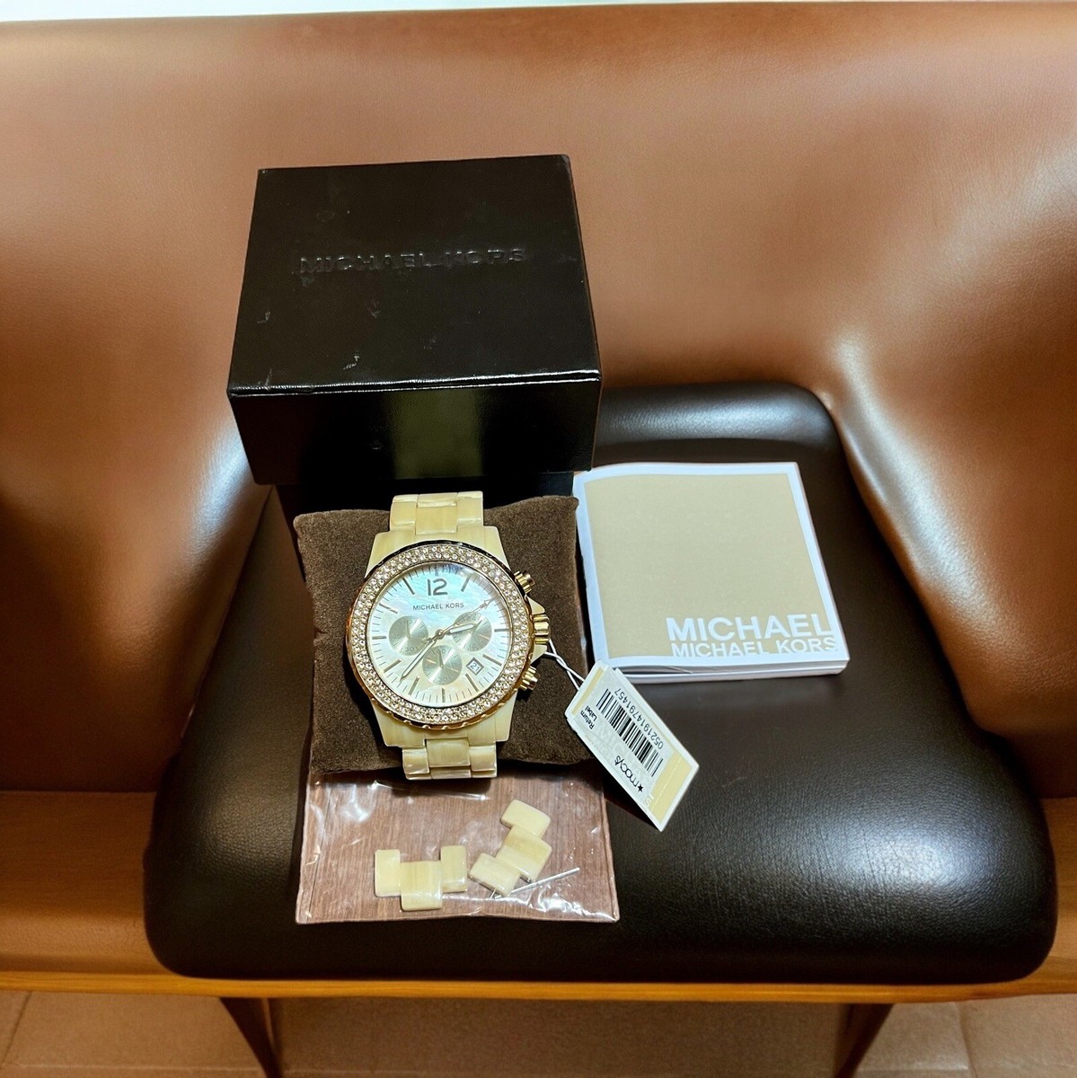 Michael Kors MK-5558 Madison Beige Mother of Pearl  display picture 3