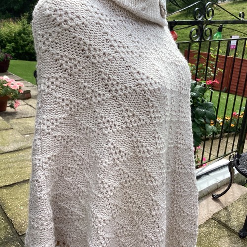 knitted poncho women Absolutely Gorgeous On Beautiful Condition xL - Picture 4 of 24