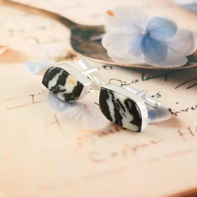 Gemelos de compromiso solitario de plata con piedras preciosas turquesa búfalo forma elegante Foto 3 de 4