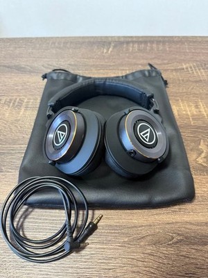 Audio Technica ATH WS1100 Solid Bass Wired Over Ear Headphones Used