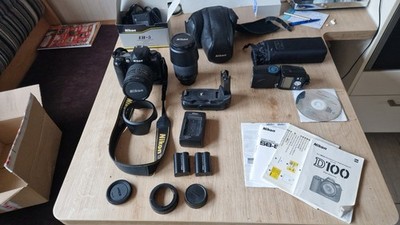 Nikon D100 Digitalkamera mit Zibehörpaket