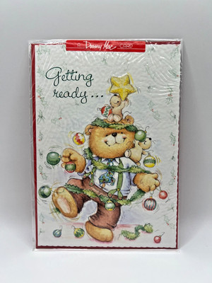 Süße & lustige Weihnachtskarte - ''Getting Ready...'' Bär - Danny Mac Design
