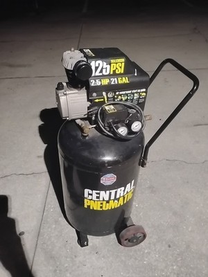 Central Pneumatic 2.5 Horsepower, 21 Gallon, 125 PSI Cast Iron Vertical Air Comp