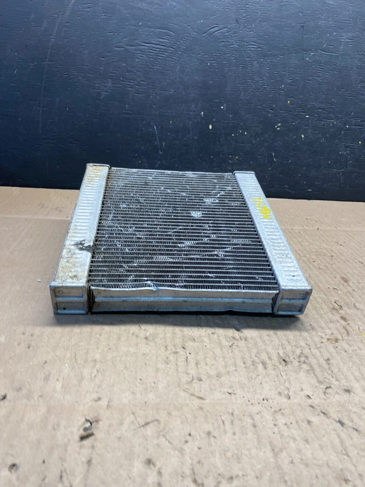 BMW 750I G12 2016 2022 4,4 L radiador enfriador de aceite auxiliar delantero derecho OEM M6652 Foto 2 de 4