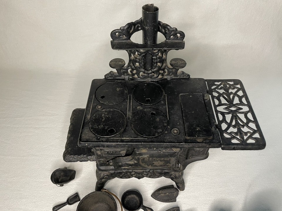 Vintage Antique Crescent Cast Iron Miniature Cook Wood Stove Salesman