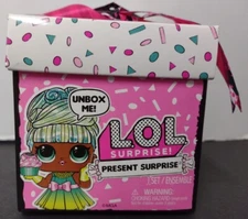 LOL Surprise Present Surprise Doll Gift Box + 8 Surprises BRAND NEW SEALED