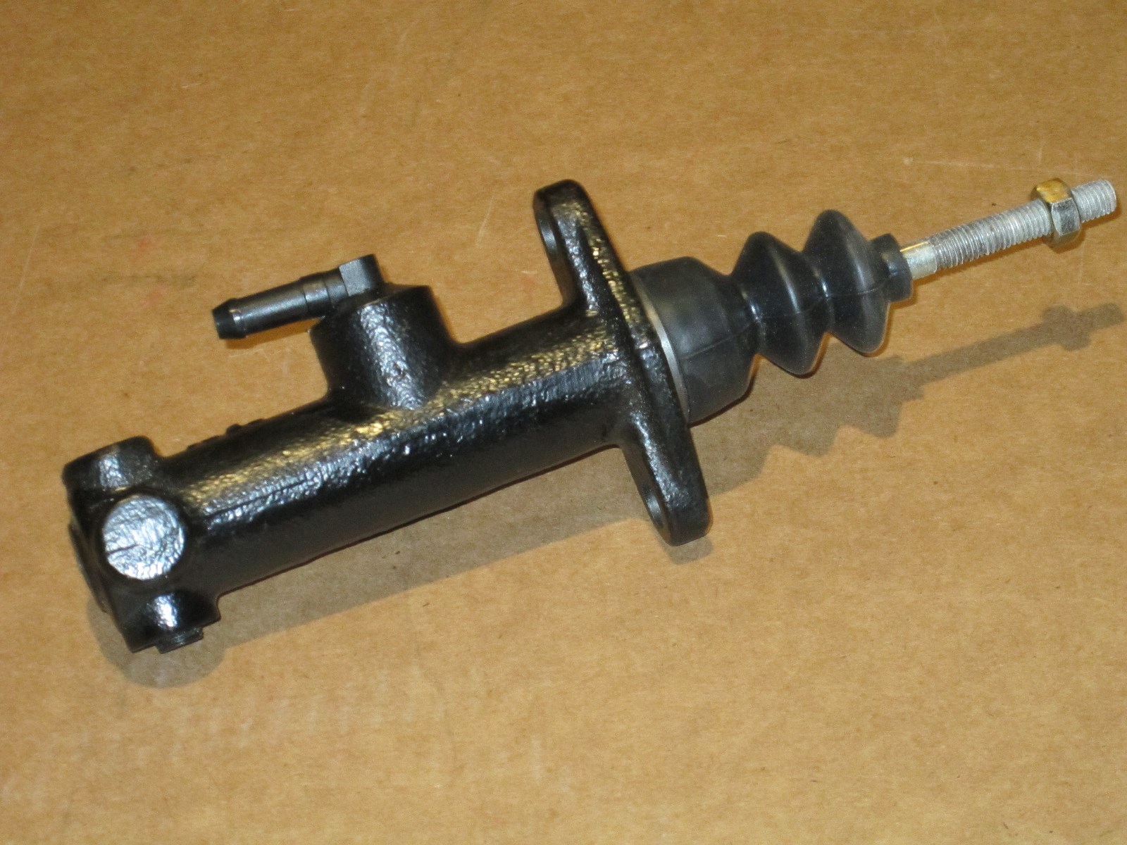 IH International 274, 284, 383, 483 master brake cylinder 973825C91, 1435123R91