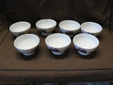 Joli lot de 7 petits bols en porcelaine de Chauvigny scènes galantes