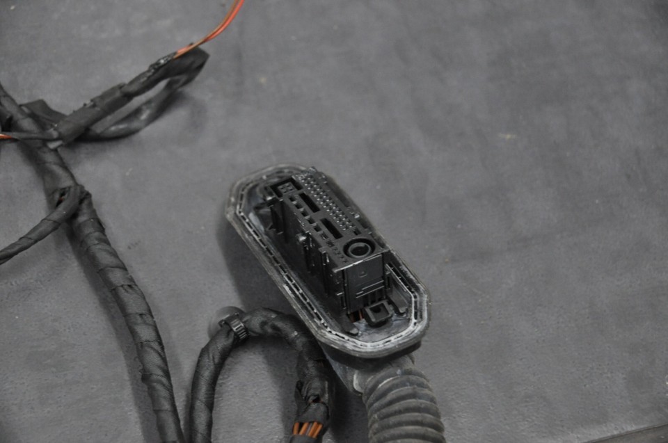 Front Left Door Wiring Harness BMW 5 Series F10 F11 9240852 Driver Door