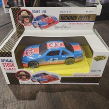 1992 Road Champs NASCAR Richard Petty STP 43 Pontiac Grand Prix Car 1:43 -a1