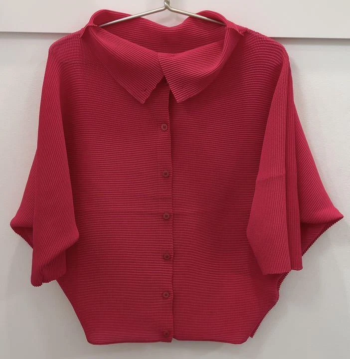 me ISSEY MIYAKE Dolman Stretch Pleats 1 New 2023.1 Pink FREE SIZE Unused