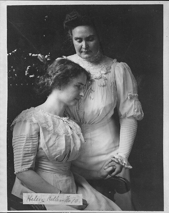 ヘレン・ケラー Helen Keller with Anne Mansfield Sullivan Photograph - Vintage